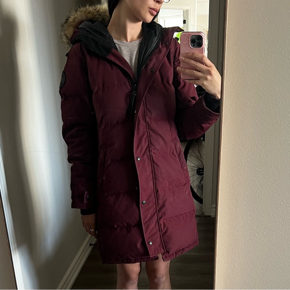 Canada goose burgundy parka size medium - Picture 13 of 16